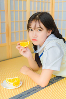 一把扯掉乳罩揉搓双乳